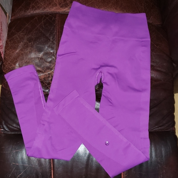 lululemon athletica Pants - HP💕Bright Fuchsia|•Lululemon Athletica•| Leggings